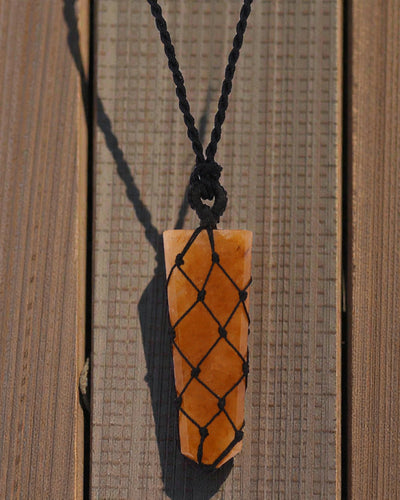 Golden Impulse – Macramé Necklace with Golden Point Quartz