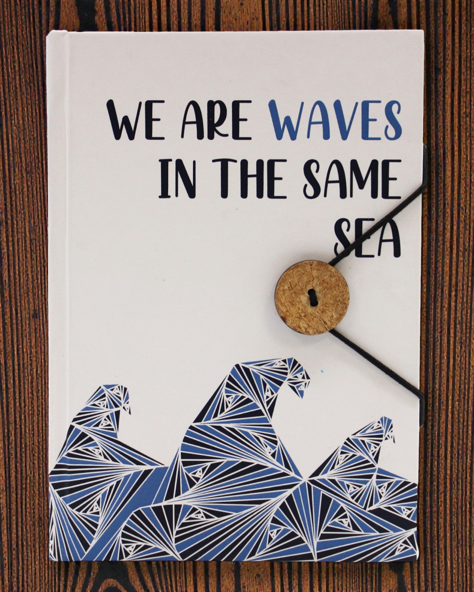Waves Together – small notebook with a strap and a coconut button 18 × 12,5 cm, 200 pages