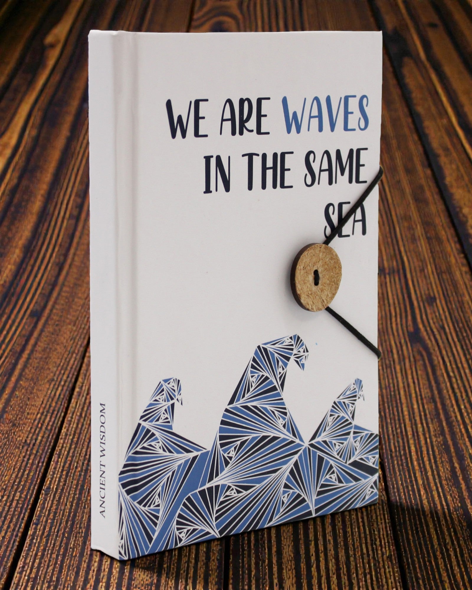 Waves Together – small notebook with a strap and a coconut button 18 × 12,5 cm, 200 pages