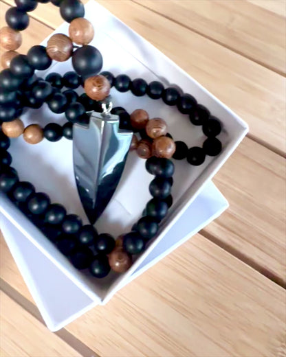 Arrow of Power – Necklace with Black Obsidian and Wooden Beads, personalized with engraving for a gift