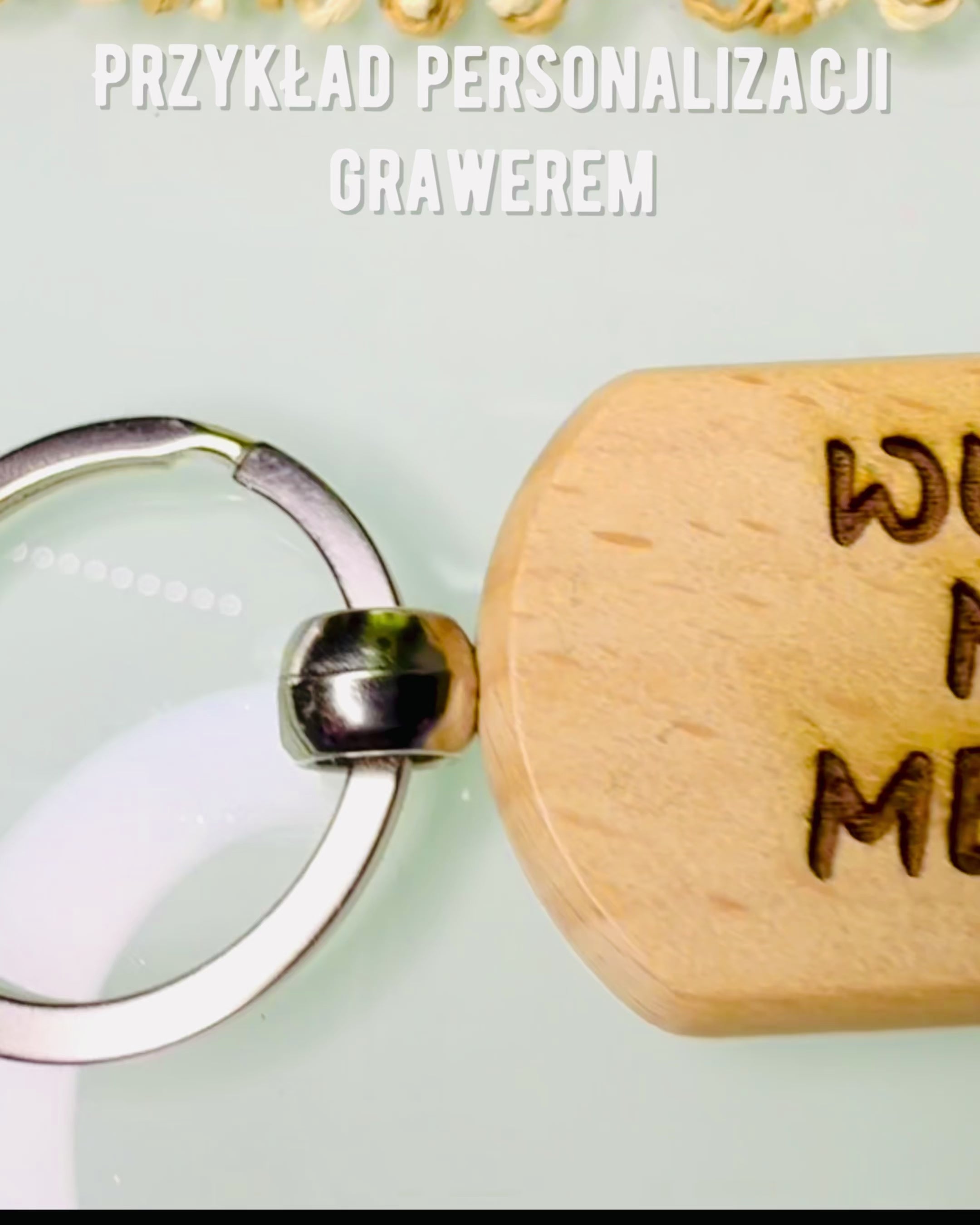 Elegant Wooden Keychain with Custom Engraving – Perfect as a Gift