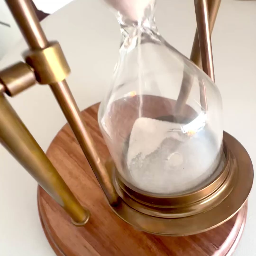 TMR-0200 Brass Hourglass on a Wooden Base with Engraving Personalization Option – an Elegant Desk Gift, 20 cm Tall, White Sand