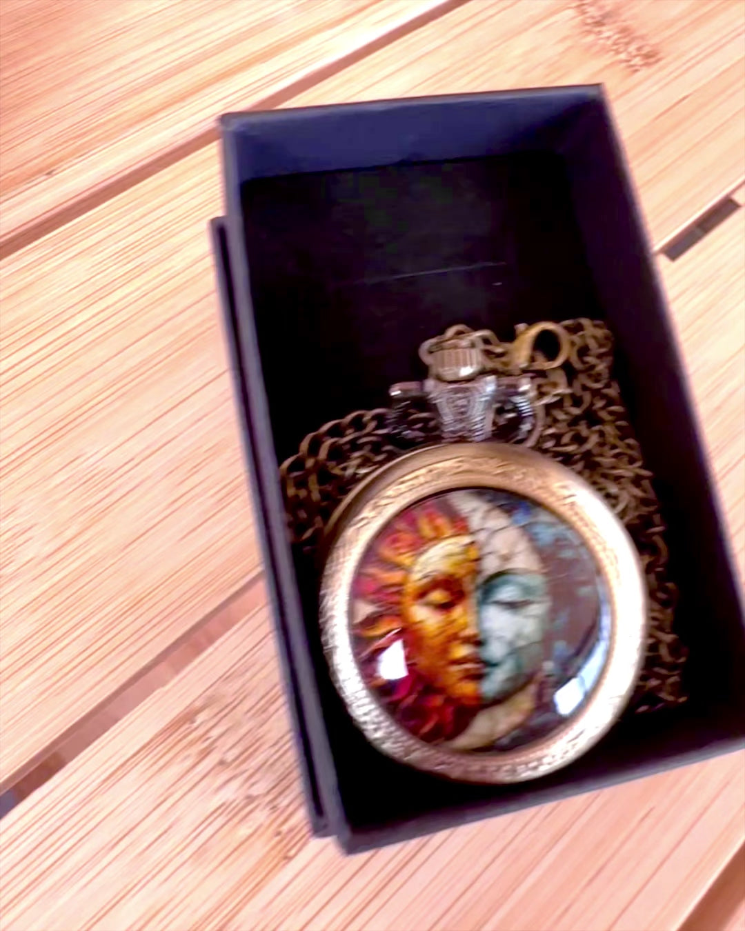Elegant "Słoneczna Luminacja" pocket watch with engraving option for a gift