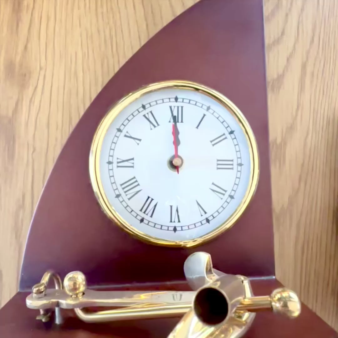 Elegant Nautical Desk Set Clock and Pen Holder Made of Brass and Lacquered Wood – Personalized Engraving – Perfect Gift for a Boss or Vintage Style Enthusiast – Dimensions 16 x 12.5 x 23 cm