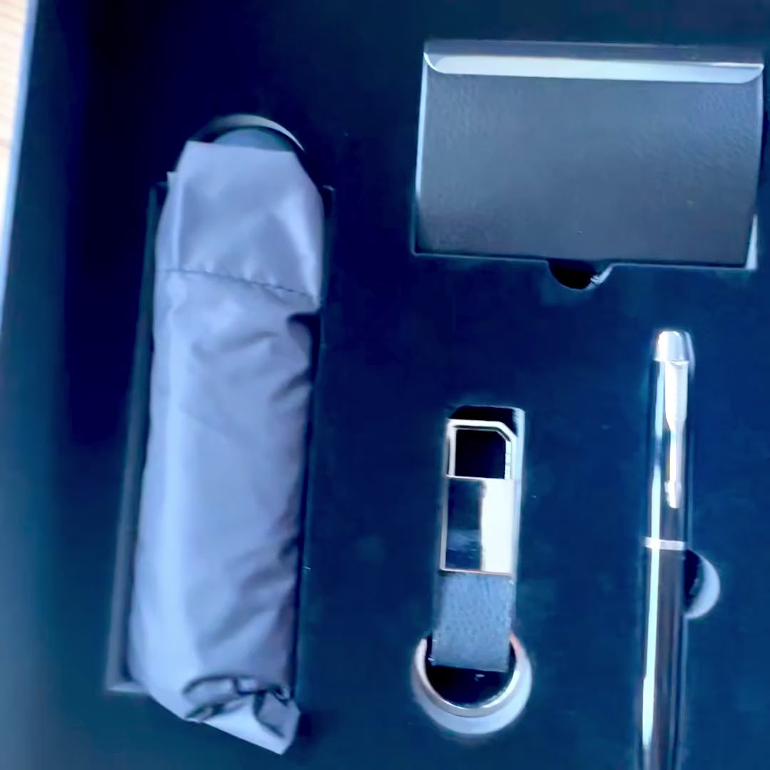 Elegant Classico Gift Set with Personalization - Leather A5 Notebook, Umbrella, Pen, Business Card Holder, and Keychain in an Aesthetic Gift Box