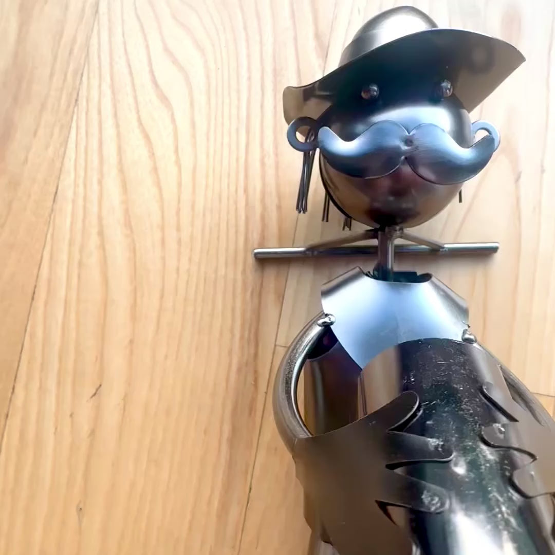 Metal wine holder - wanderer, customizable with engraving