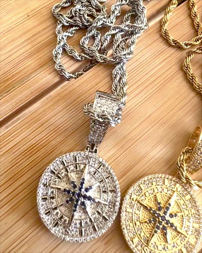 Necklace with Glamour Style Compass Pendant with Zirconia for Women and Men - 2 variants to choose from, personalization with engraving for a gift