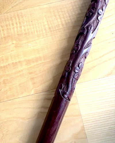 Walking Cane "Royal Hand" – hand-carved from Indian mango wood, customizable with engraving