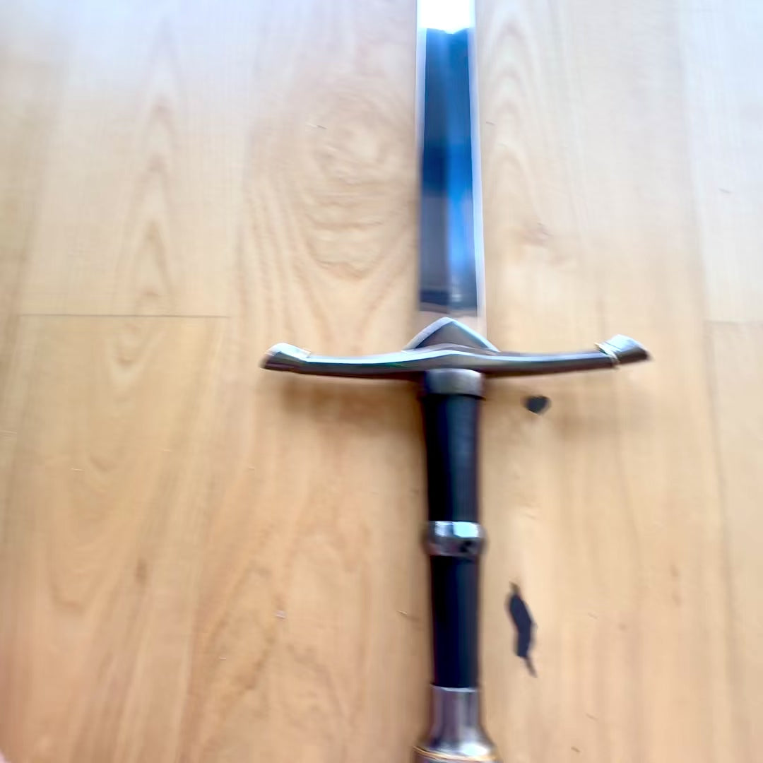 105 cm Steel Knight’s Sword in Scabbard – Elegant Stainless Steel Replica with Engraving Option