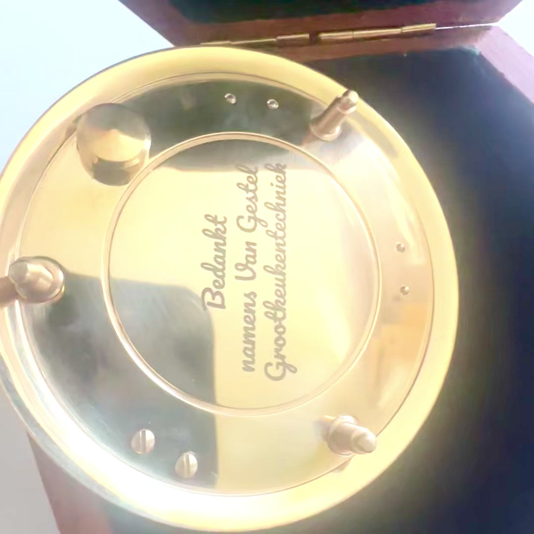 Brass Compass with Sundial in an Elegant Wooden Box - Perfect Personalized Gift with Engraving Option - Retro Style, Classic Craftsmanship, High Quality