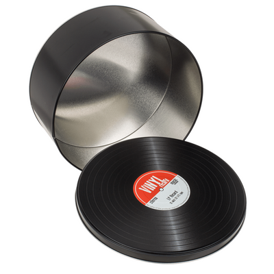 Metal boxes, styled as vinyl records in a retro atmosphere, with the option of engraving personalization