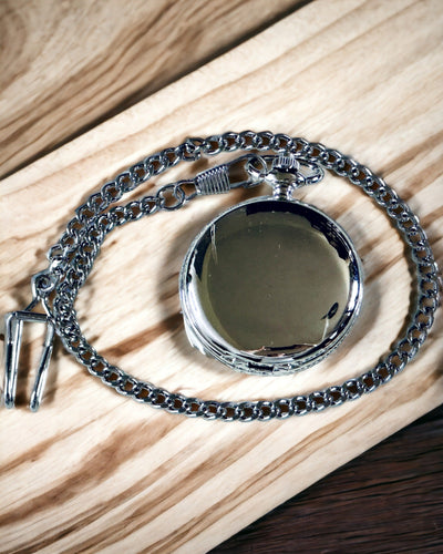 Pocket Compass Silver Color in Retro Style with Openwork Pattern – Elegant and Practical. Engraving