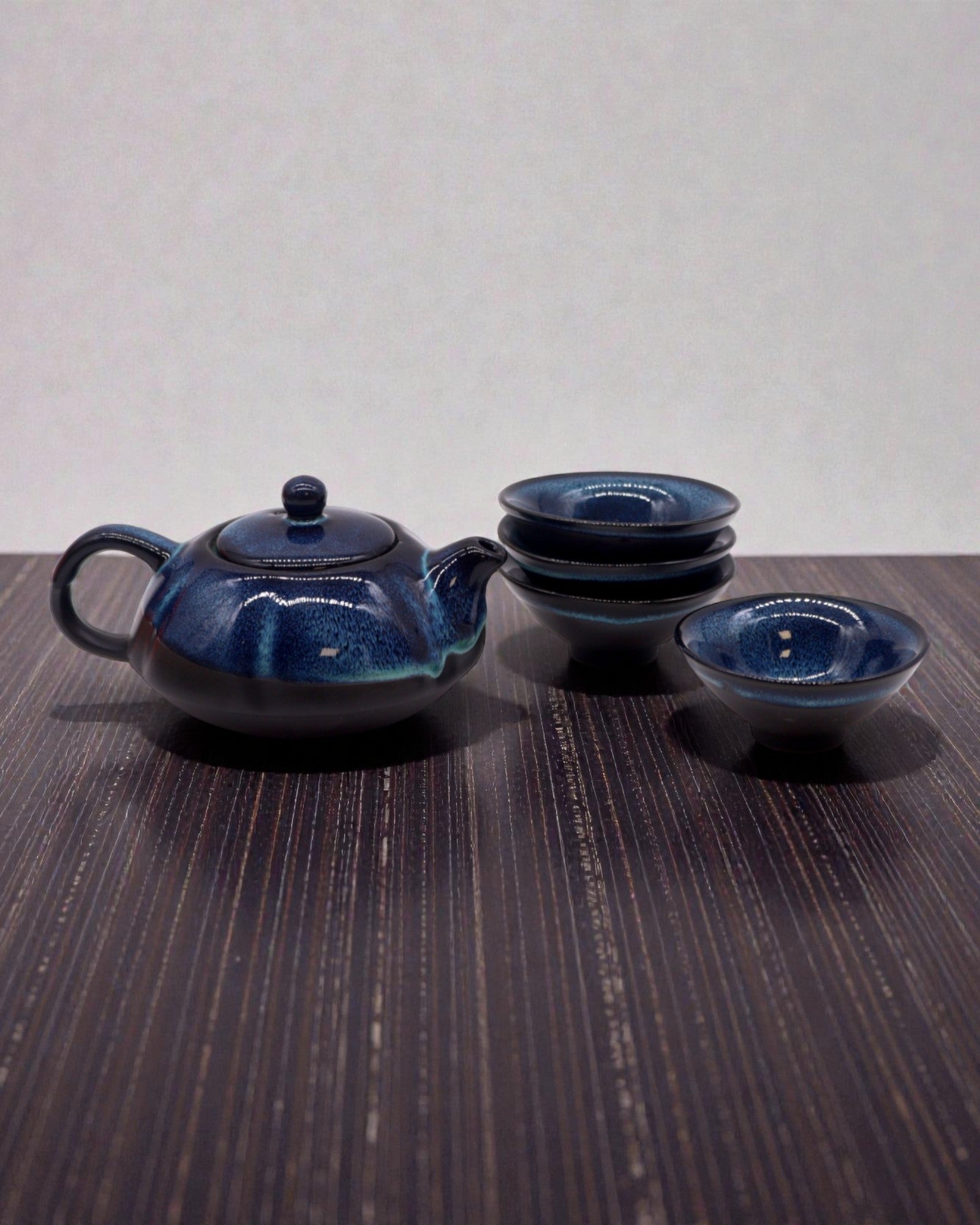 Blue Depth – Tea Set with 4 Cups