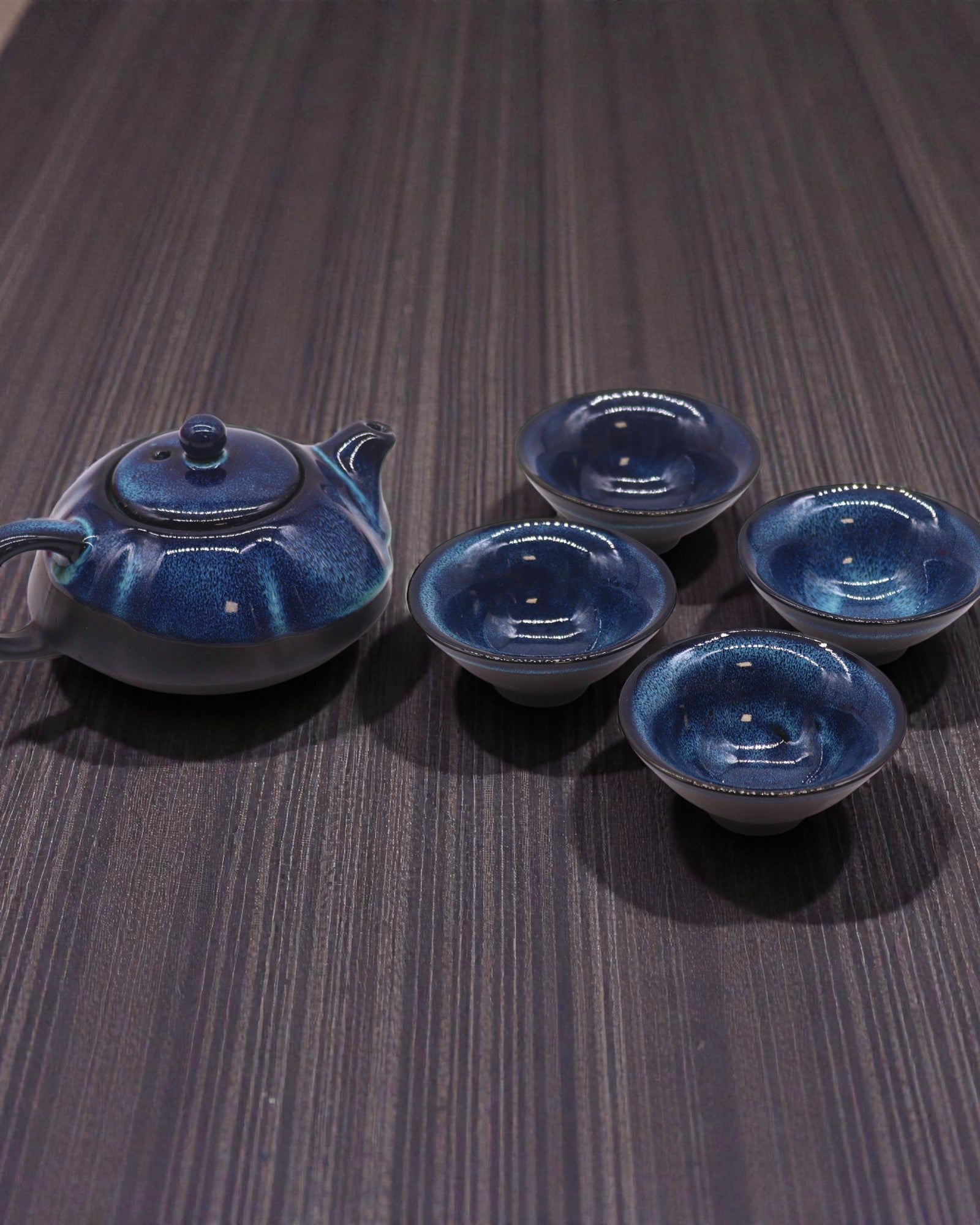 Blue Depth – Tea Set with 4 Cups