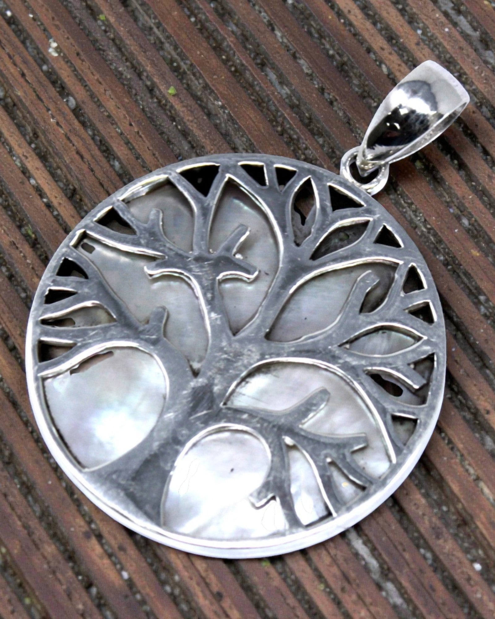 Silver Tree of Life Pendant 30 mm – Mother of Pearl Pure Light